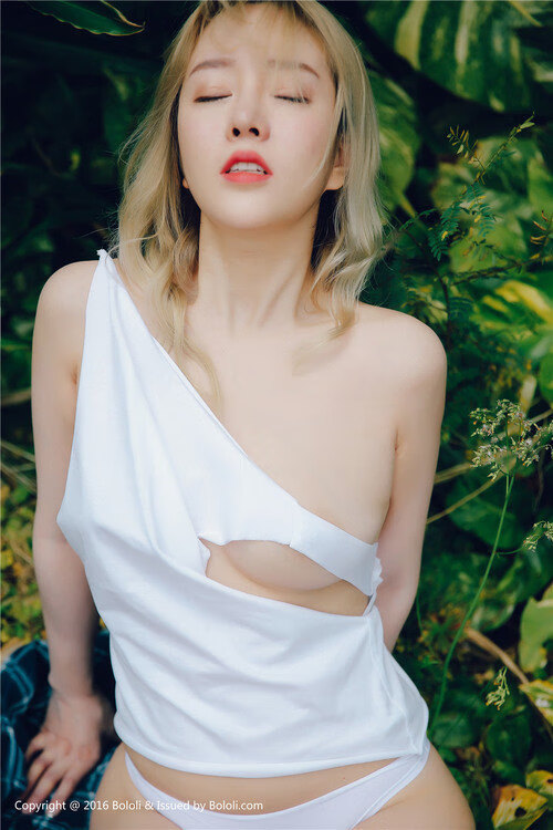 《马尼拉公报》记者雷伊赞誉开幕式为“视觉杰作”，称赞志愿者热情。