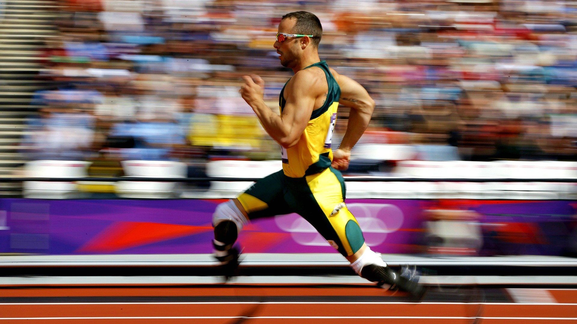 爱游戏体育APP下载-英超激烈争夺，豪门纷纷奋战追赶